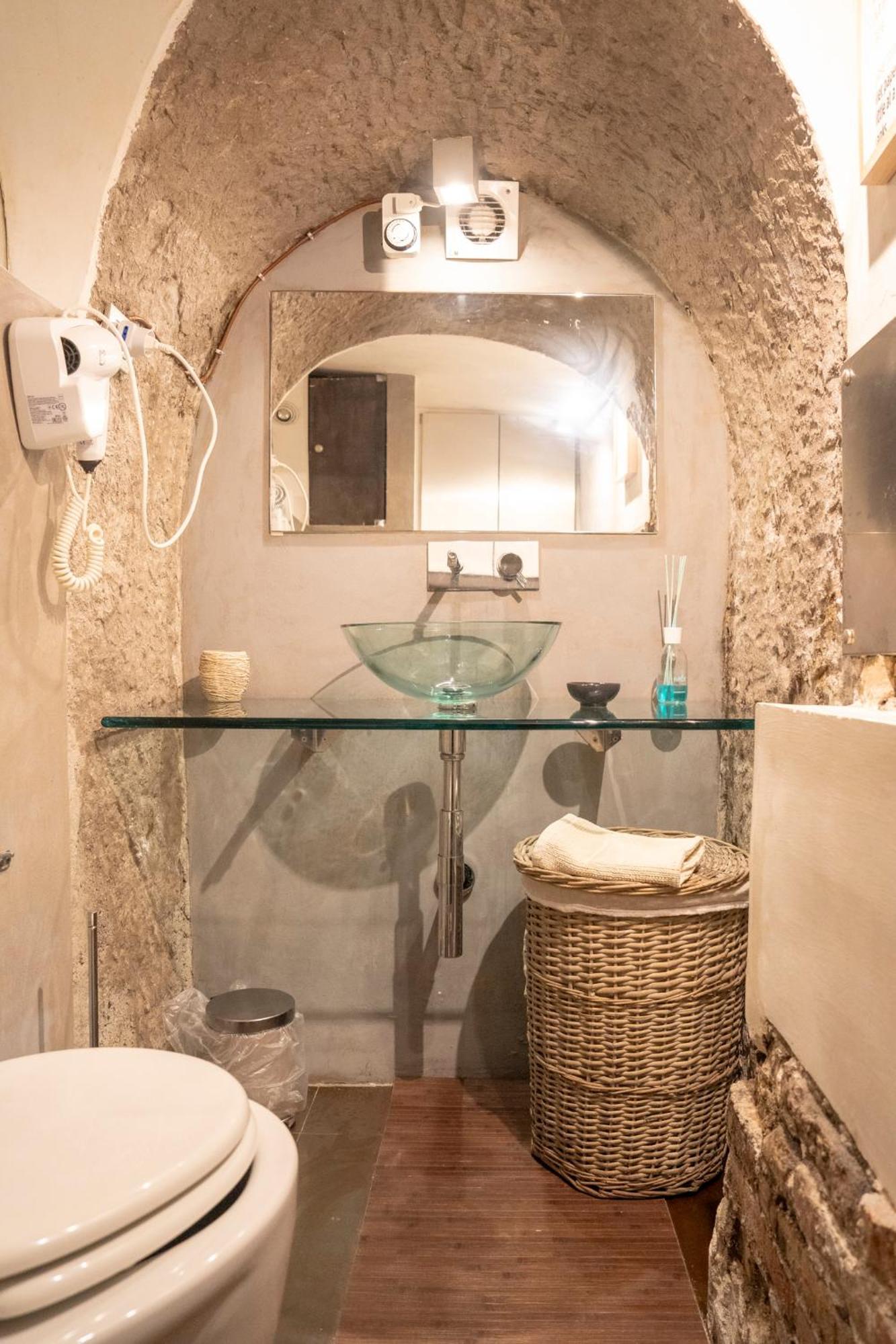 Domus Ciancaleoni - Colosseum - Rione Monti Рим Екстериор снимка